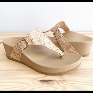 Aetrex Kate Thong Wedge Cork Sandal 7